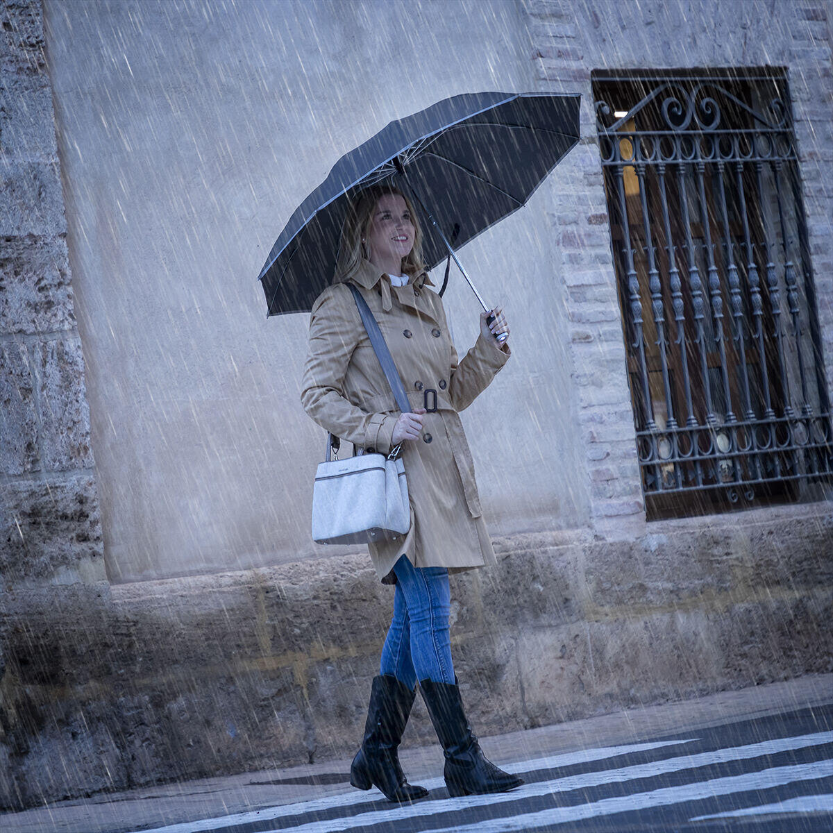 Paraguas de Cierre Inverso Plegable con LED Folbrella InnovaGoods